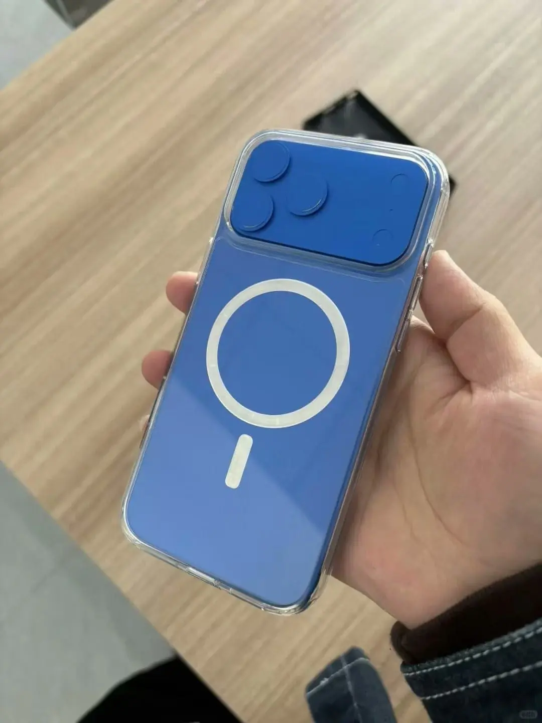 iPhone 17 Pro Max uno sguardo da vicino al design 1